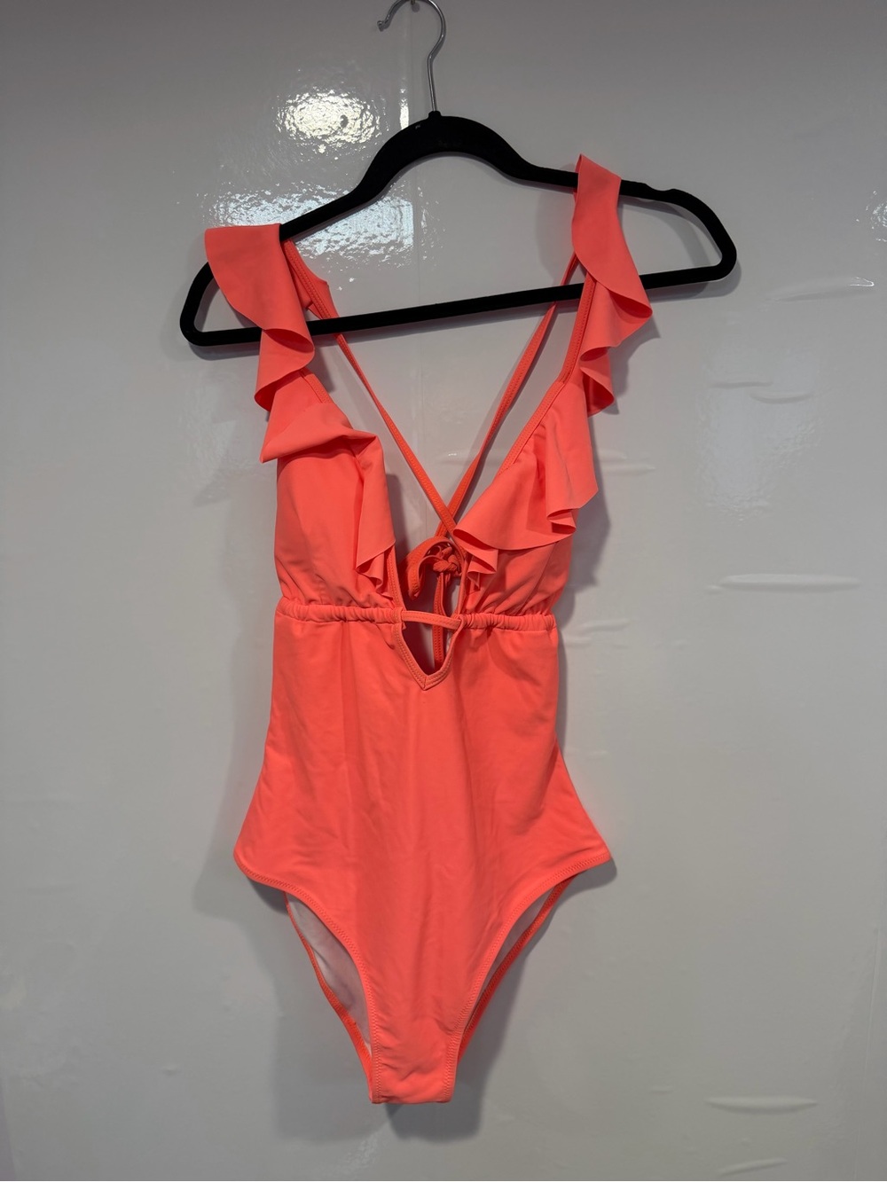 NWT Cupshe Ruffled V-Neck One-Piece Swimsuit in Coral